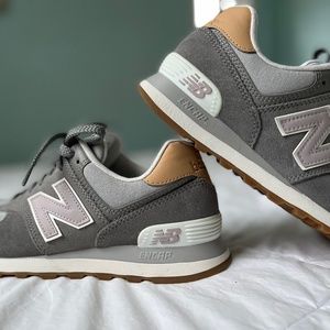 New Balance 574 Sneakers - NEW - Women's size 7